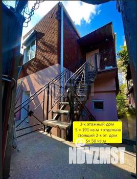 Дом 190м&sup2;, 3-этажный, участок 4 сот.  