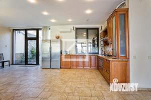 Таунхаус 260м&sup2;, 3-этажный, участок 4 сот.  