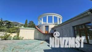 Дом 1156м&sup2;, 3-этажный, участок 20 сот.  