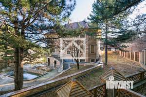 Дом 504м&sup2;, 3-этажный, участок 14 сот.  