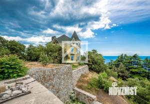 Дом 500м&sup2;, 4-этажный, участок 15 сот.  