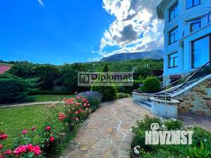 Дом 560м&sup2;, 2-этажный, участок 20 сот.  