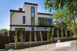 Коттедж 280м², 3-этажный, участок 8 сот.  