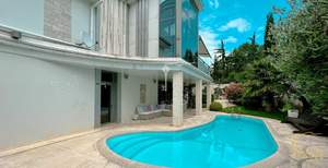 Дом 350м&sup2;, 2-этажный, участок 9 сот.  