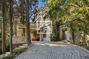 Дом 518м&sup2;, 4-этажный, участок 42 сот.  