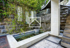 Дом 320м&sup2;, 3-этажный, участок 10 сот.  