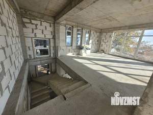 Коттедж 245м², 3-этажный, участок 5 сот.  