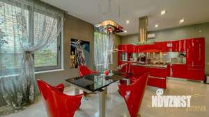 Дом 350м&sup2;, 2-этажный, участок 9 сот.  