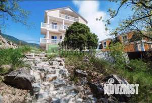 Дом 365м², 3-этажный, участок 12 сот.  