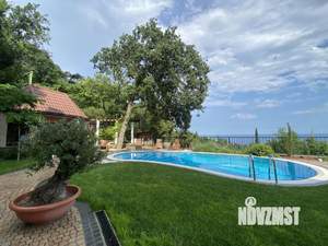 Дом 750м&sup2;, 3-этажный, участок 30 сот.  