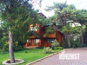 Дом 320м², 3-этажный, участок 15 сот.  