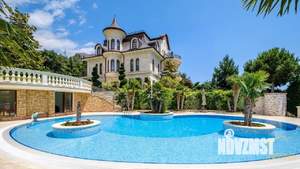 Дом 1140м², 3-этажный, участок 30 сот.  