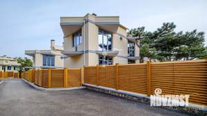 Дом 245м², 3-этажный, участок 5 сот.  