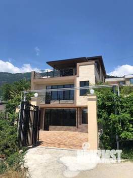 Дом 222м&sup2;, 3-этажный, участок 2 сот.  