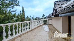 Дом 916м&sup2;, 4-этажный, участок 40 сот.  