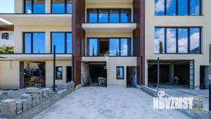 Таунхаус 300м², 3-этажный, участок 2 сот.  