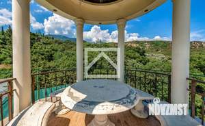 Дом 700м&sup2;, 4-этажный, участок 8 сот.  