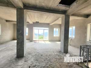 Дом 203м&sup2;, 3-этажный, участок 5 сот.  