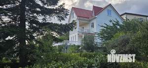 Дом 215м&sup2;, 3-этажный, участок 14 сот.  