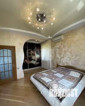 Дом 240м², 3-этажный, участок 8 сот.  