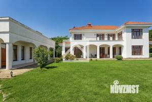 Дом 400м&sup2;, 2-этажный, участок 20 сот.  