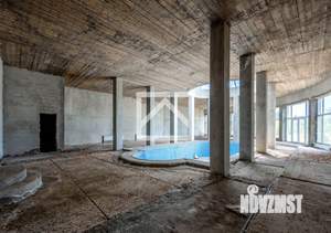 Дом 1200м&sup2;, 4-этажный, участок 25 сот.  