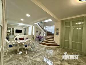 Дом 357м&sup2;, 3-этажный, участок 9 сот.  