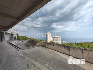 Дом 1077м&sup2;, 3-этажный, участок 13 сот.  