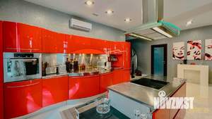 Дом 350м&sup2;, 2-этажный, участок 9 сот.  