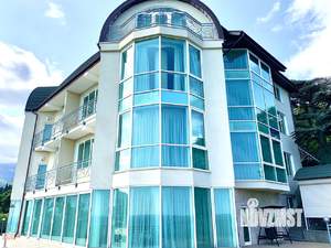 Дом 1292м&sup2;, 4-этажный, участок 40 сот.  