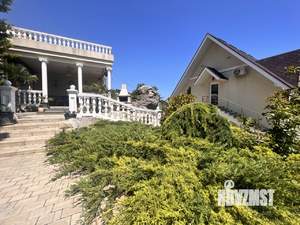 Дом 300м², 3-этажный, участок 20 сот.  