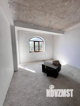 Коттедж 318м², 3-этажный, участок 5 сот.  