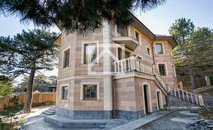 Дом 504м&sup2;, 3-этажный, участок 14 сот.  