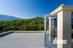 Дом 146м&sup2;, 3-этажный, участок 3 сот.  