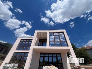 Дом 168м&sup2;, 2-этажный, участок 4 сот.  