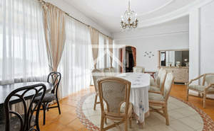 Дом 528м&sup2;, 3-этажный, участок 45 сот.  