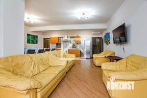 Таунхаус 270м&sup2;, 3-этажный, участок 1 сот.  