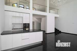 Дом 220м², 2-этажный, участок 9 сот.  