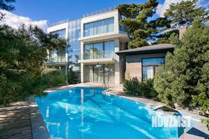 Дом 415м², 3-этажный, участок 29 сот.  