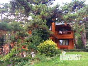 Дом 320м², 3-этажный, участок 15 сот.  