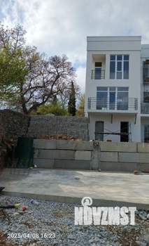 Дом 170м&sup2;, 3-этажный, участок 2 сот.  