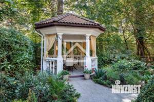 Дом 465м&sup2;, 3-этажный, участок 11 сот.  