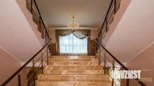 Дом 708м&sup2;, 3-этажный, участок 21 сот.  