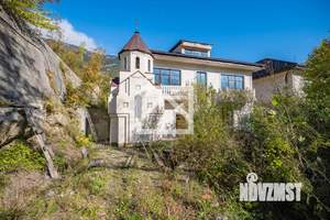 Дом 230м², 2-этажный, участок 8 сот.  