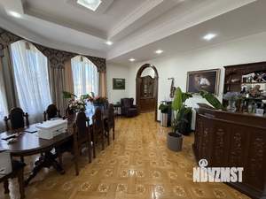 Дом 500м², 3-этажный, участок 11 сот.  