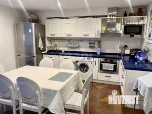 Дом 174м², 3-этажный, участок 1 сот.  