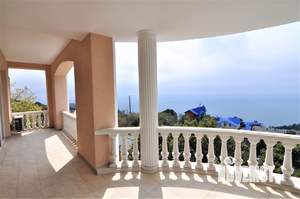 Дом 725м&sup2;, 3-этажный, участок 23 сот.  