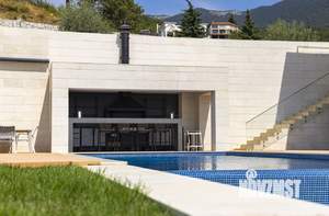 Дом 468м&sup2;, 2-этажный, участок 20 сот.  