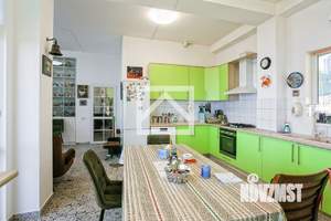 Дом 297м&sup2;, 3-этажный, участок 12 сот.  