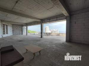 Дом 1077м&sup2;, 3-этажный, участок 13 сот.  